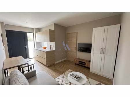 lyon 8e – plateau 23 m² à rénover  t2