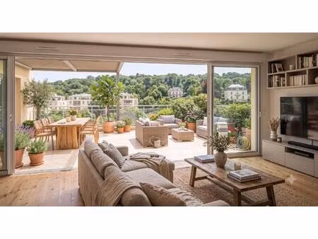 superbe 4 pièces à proximité immédiate des transports avec immense terrasse de 55m² !