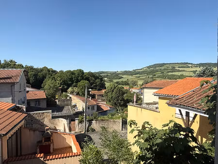 vertaizon / au coeur du village - maison de bourg avec vue dégagée !
