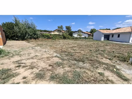 terrain constructible viabilisé à 2 mns de dax