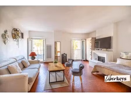 le lavandou – appartement t1 traversant de charme à 100 m de la plage  tout à pied