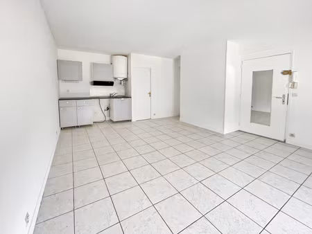 à louer – studio de 28 m² à athis-mons – quartier recherché