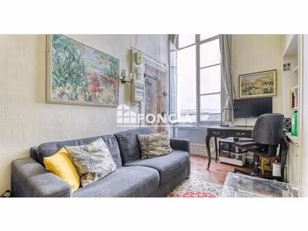 île saint-louis – studio de charme avec mezzanine  ascenseur et charme de l'ancien