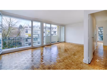 location appartement 3 pièces 75 m² à ville-d'avray (92410)  1 735 €