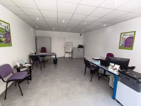 location locaux professionnels 37 m² à meaux (77100)  1 350 €