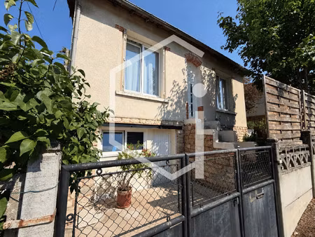 maison 1 chambre avec extérieur  garage et emplacement privi