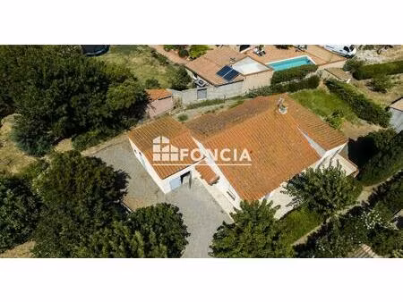 maison 4 faces sur 900 m² de terrain arboré – un bien rare entre plage et village