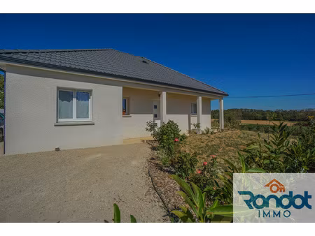 maison 5 pièces / 3 chambres / 93 m2 / 676 m2