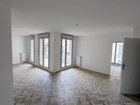 t3 / 69m² / mantes-la-jolie (ligne j)