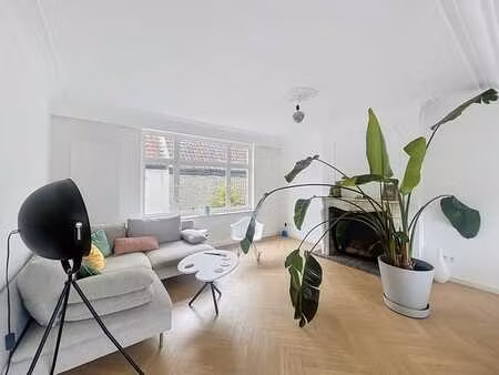 karaktervolle rijwoning met zicht op de gentse torens  op...