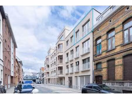 appartement neuf moderne avec terrasse à den dam