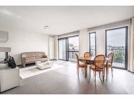 bel appartement 1 chambre avec terrasse  idéalement situé
