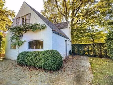 lasne - maisonnette meublée pleine de charme - 1 chambre