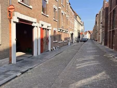 garage box à vendre dans le centre de bruges