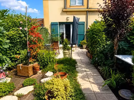 appartemet trois pièces de 65 m² avec jardin privatif + garage + parking + cellier