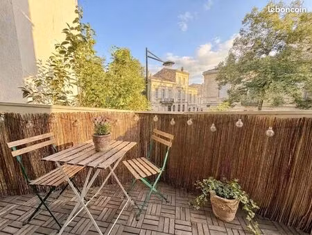 studio 1 pièce 32 m²