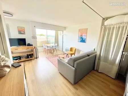 studio 1 pièce 28 m²