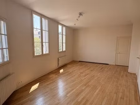 appartement t3 - 82m2 hyper centre