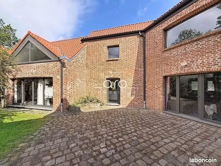 maison 5 pièces 235 m²
