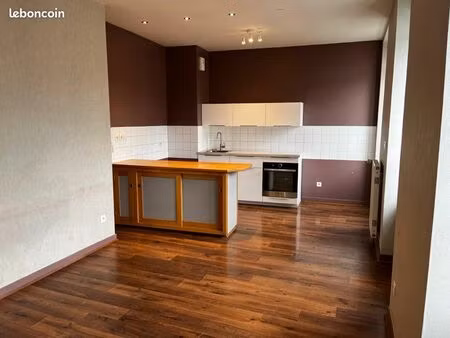 appartement t3 – 55 m² – 2 chambres – centre de maringues