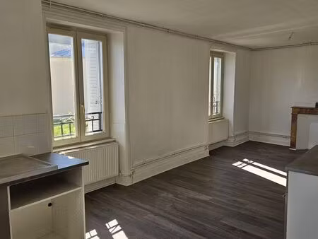 appartement à montbarrey