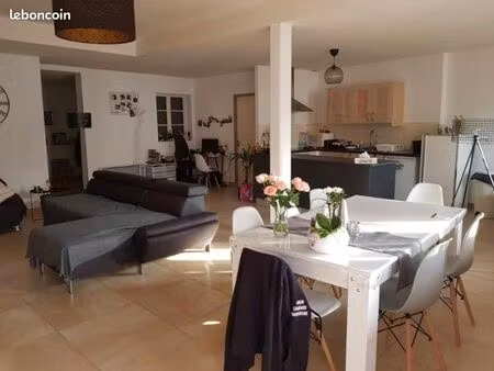 à louer - appartement t2 de 85 m² en rez-de-chaussée