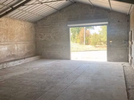 location hangar de stockage 100m2