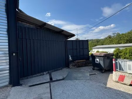 local a louer 115m2
