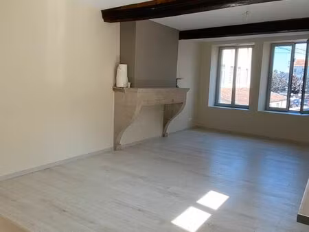 charmant t4 rénové en duplex - centre ville