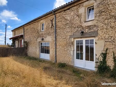 maison t3 63 m² entièrement rénovée - gare à 3 min - le thou