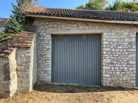 location parking 20 m² à chalautre-la-petite (77160)  80 €