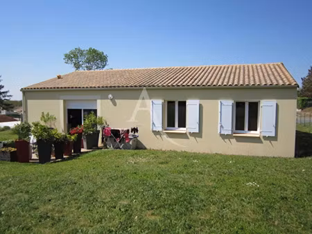 location maison 4 pièces 80 m² à l'orbrie (85200)  800 €
