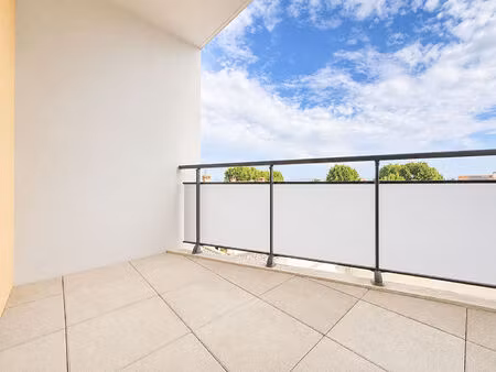appartement t2 de 38 m² avec terrasse et parking - secteur saint-assiscle