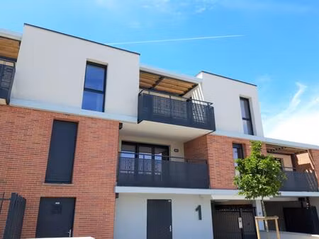 t2 avec balcon et parking à toulouse