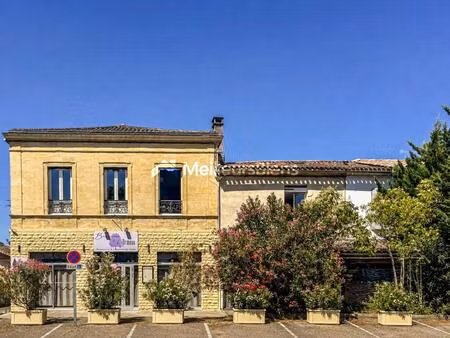 izon centre-bourg — immeuble mixte de 503 m² : restaurant équipé  t4 de 215 m² et studio l