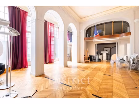 location locaux professionnels 433 m² à paris 8ème (75008)  27 294 €