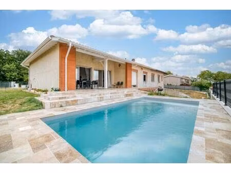 maison individuelle rénovée 210 m² avec piscine  terrain arboré et appartement indépendant