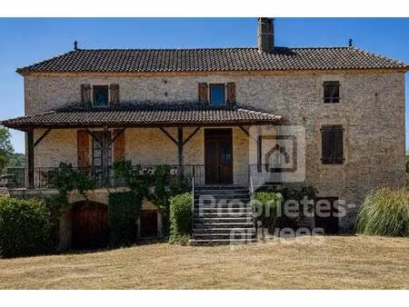 ancien corps de ferme 5 pièces  130 m²