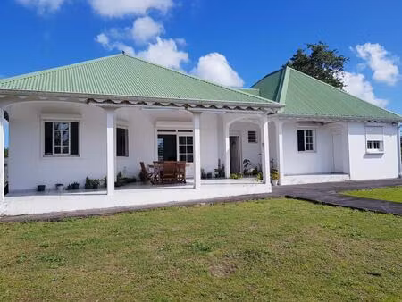 jolie villa f4 lumineuse et bien ventilée  proximité nouveau chu