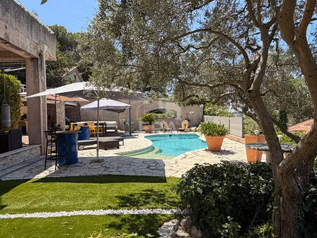 exclusivite septemes les vallons ; maison 5 pièces de 142m2  sur un terrain de 701m2;