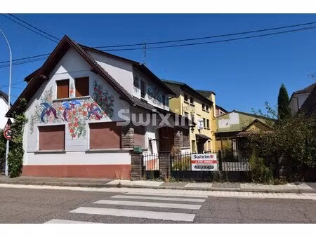 ancienne usine de poterie avec une maison