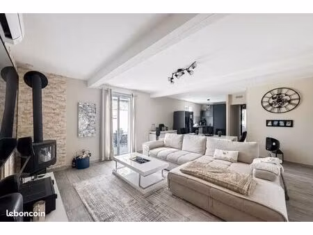 maison avec jardin  piscine et garage à verquières