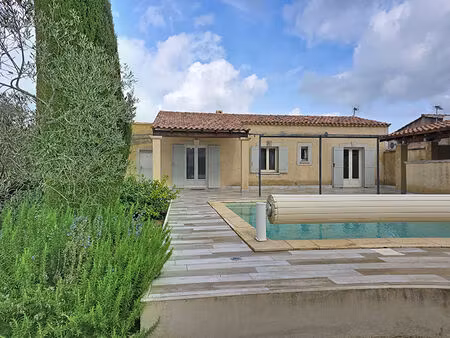 villa de plain pied avec piscine