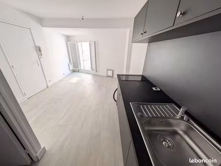 studio 1 pièce 32 m²