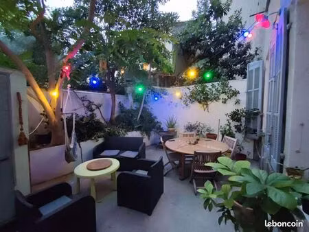 appartement spacieux avec grande cour proche timone