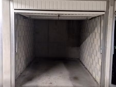 garage 13 m² individuel fermé – rousset (13)