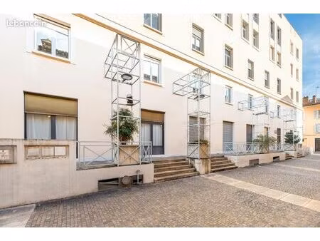 appartement 3 pièces 74 m²