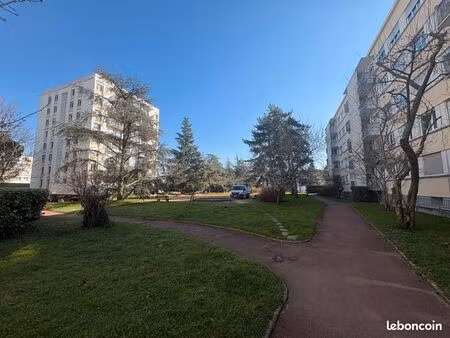 vente – lyon 5è - 4 places de parkings secteur charcot
