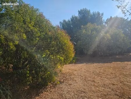 terrain 450 m² les pennes mirabeau