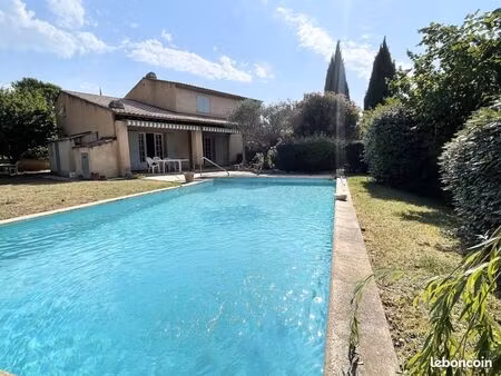 villa 6 pièces 200 m²